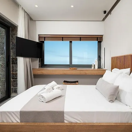 Brand New Petra Luxuria With A Private Pool And Jacuzzi *