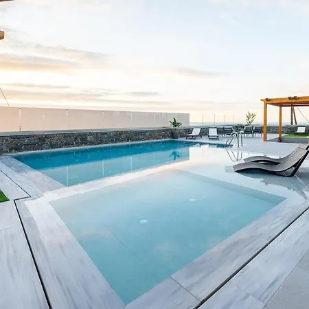 Vila Brand New Petra Luxuria With A Private Pool And Jacuzzi Prassás